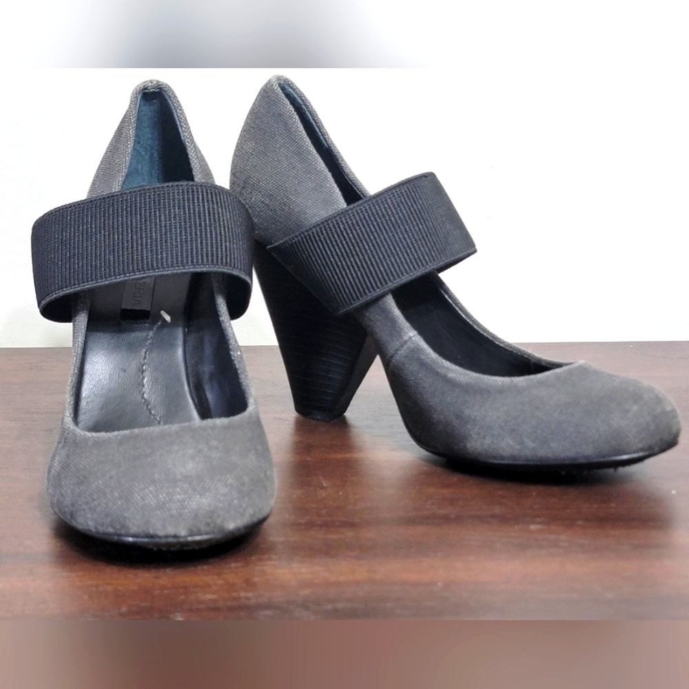 BCBGMAXAZRIA Black/Gray Mary Jane Wedge Block Pumps Women's Size 8B - Picture 1 of 15